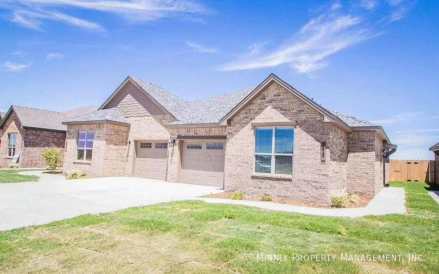 3 bedroom/ 2 bath | 1616 102nd #B — Photo 2