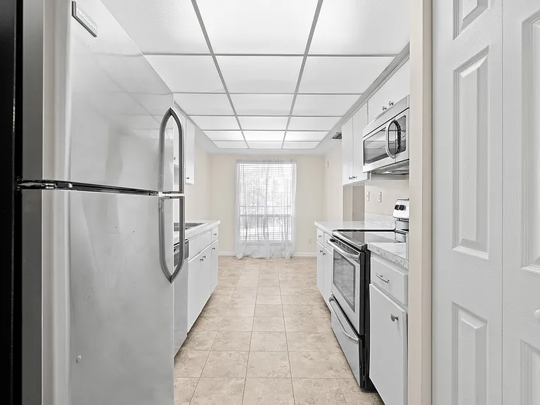 2700 Cove Cay Dr #3F — Photo 6