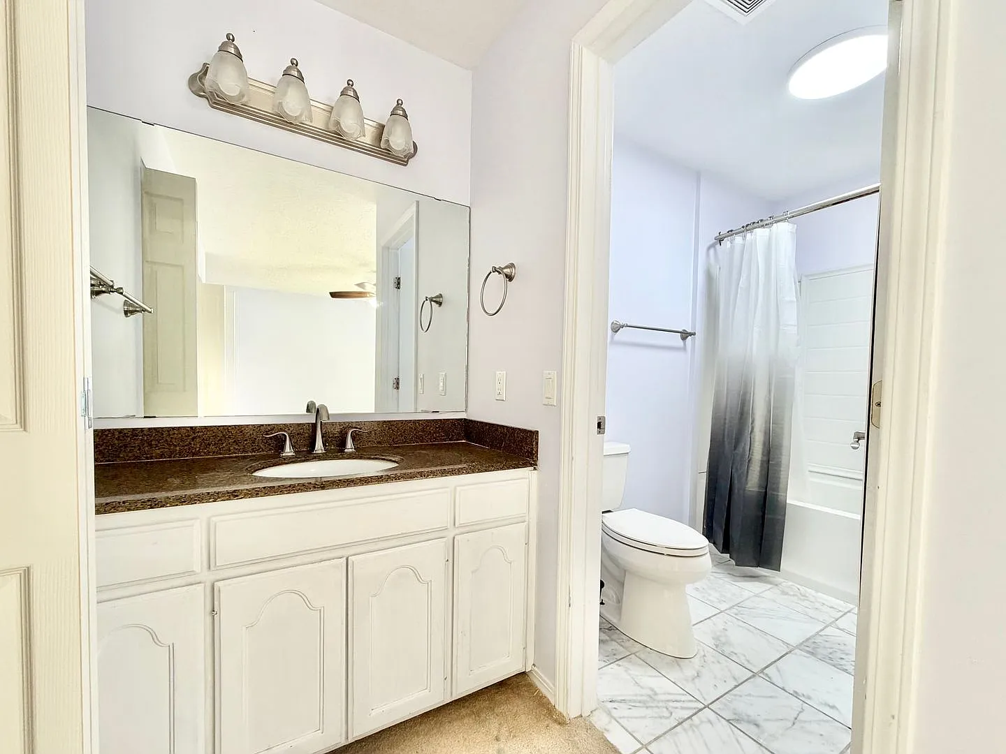 4 Bedroom Home + Fenced Backyard + Extra Storage + 2 Car Garage — Photo 4