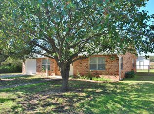 710 Dawn Ln, Fredericksburg, TX 78624