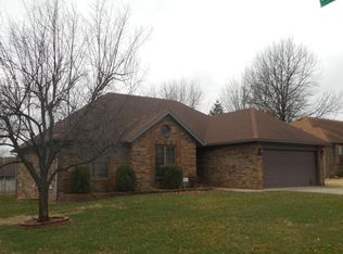 1020 W Whiteside St, Springfield, MO 65807