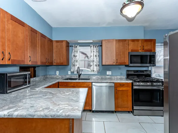 3122 Madison Ave, Des Moines, IA 50310