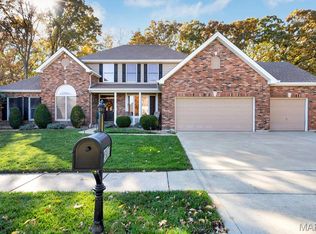 16810 Westglen Farms Dr, Ballwin, MO 63011