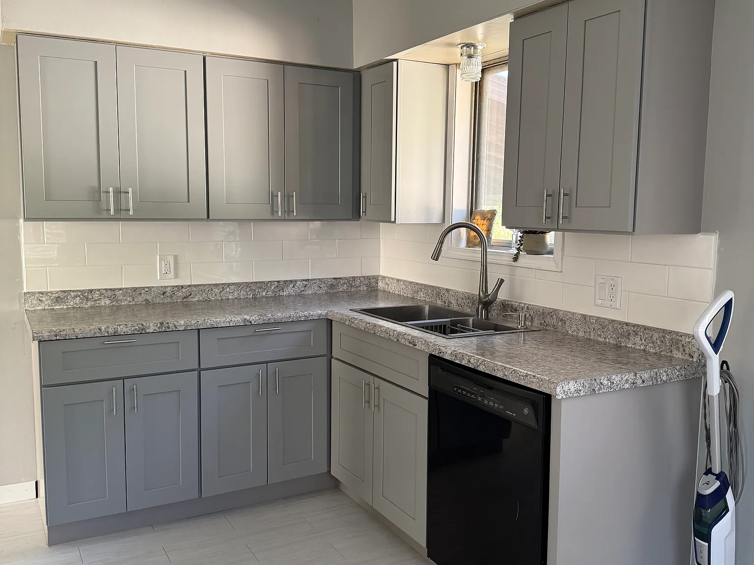 2 bed, 1200 sqft, $1,950 — Photo 2