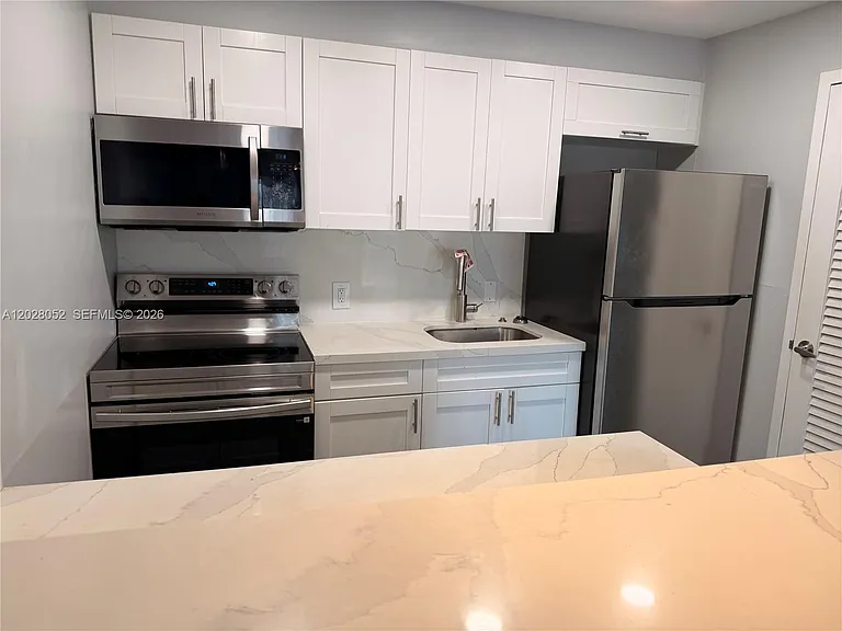 2200 E Hallandale Beach Blvd #303 — Photo 13