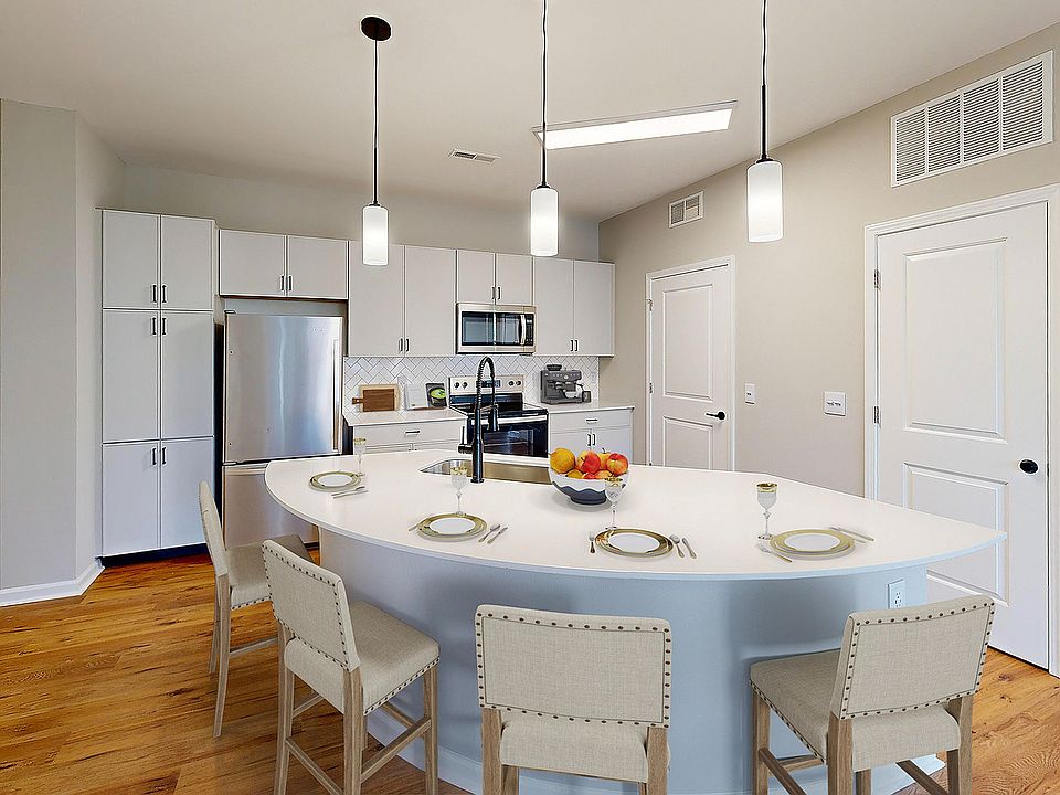 Newly Renovated Kitchen with Quartz Countertops