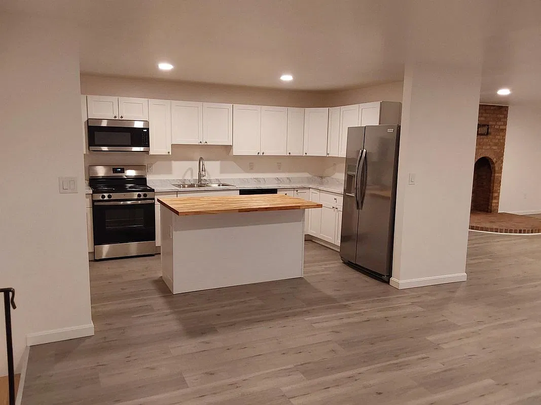 2 bed, 1.0 bath, 1200 sqft, $2,500 — Photo 3