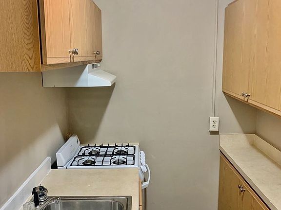 5th image of 1802-1804 W Genesee St #37