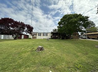 2414 Prospect Rd, Camden, TN 38320