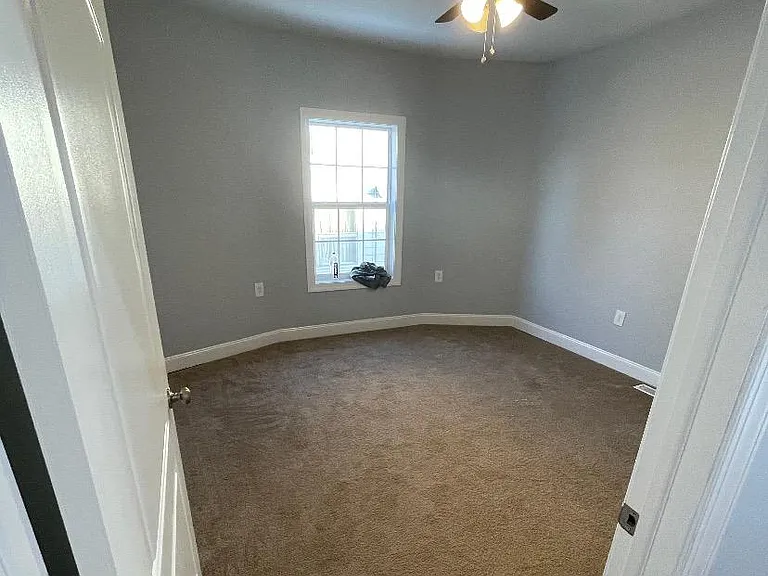 607 Electric St — Photo 12