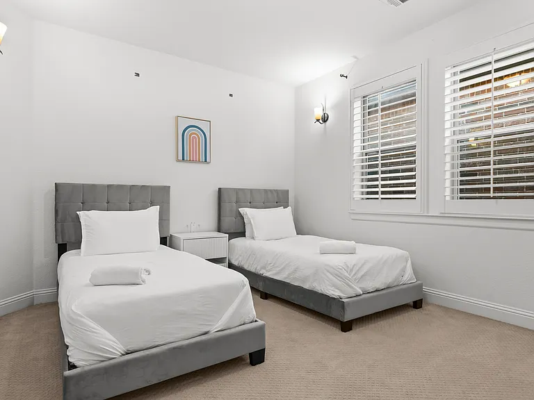 215 Palacio St — Photo 23
