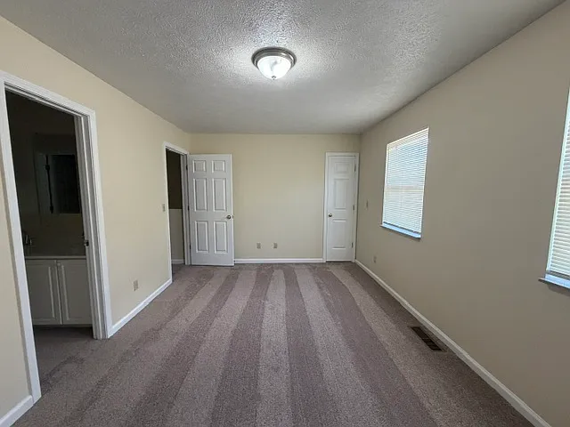 Sleepy Hollow Townhomes — Photo 30
