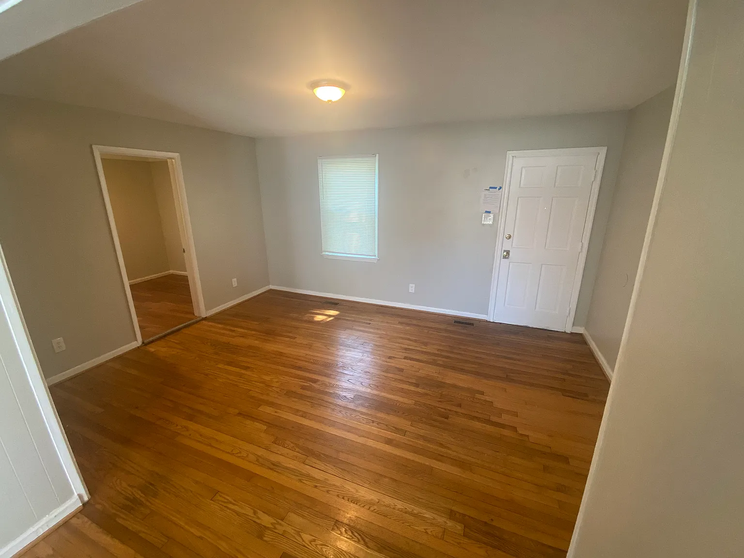3 bed, 852 sqft, $1,495 — Photo 2