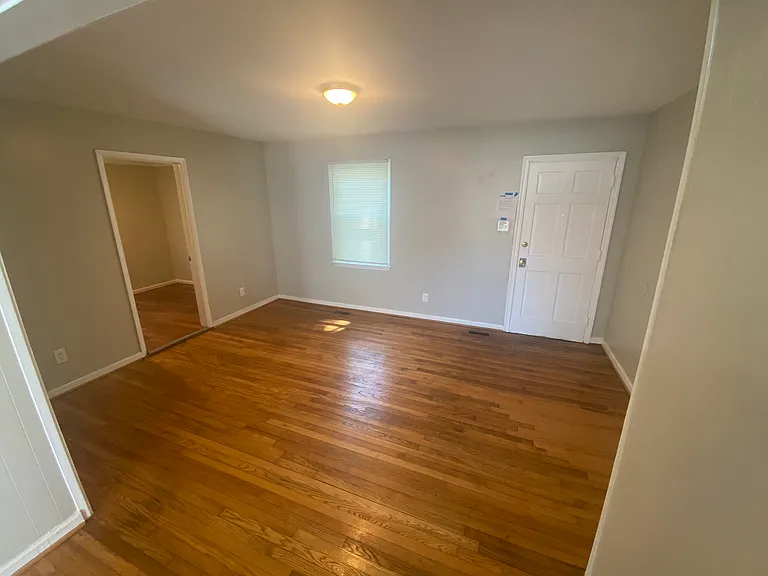 702 Grove St — Photo 2