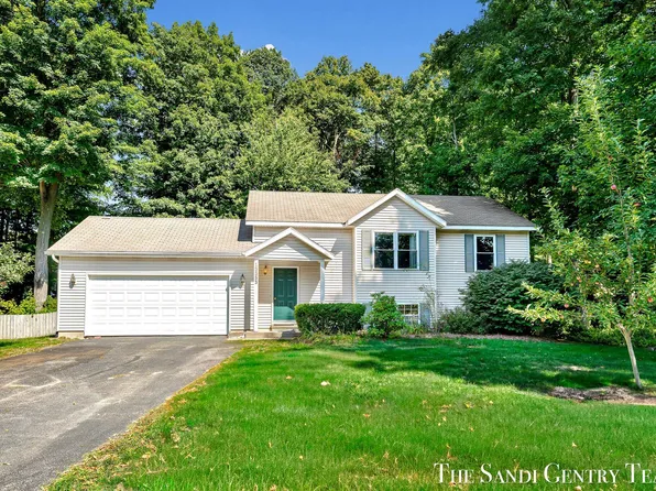 15353 Lincoln St, Grand Haven, MI 49417