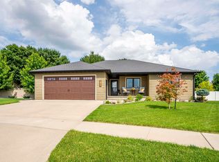 468 14th St SW, Le Mars, IA 51031