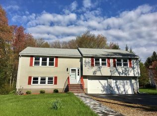 19 Causeway St, Medfield, MA 02052