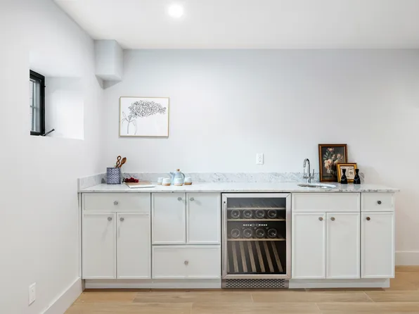 355 Monroe Street image 15 of 18