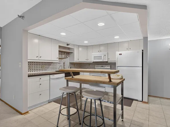 2100 Valkyrie Dr NW APT 201, Rochester, MN 55901
