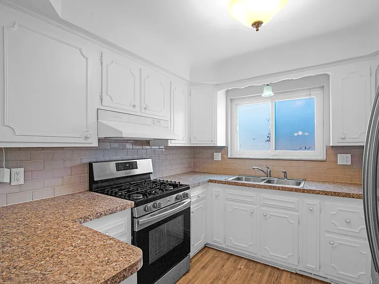 12951 Common Rd — Photo 3