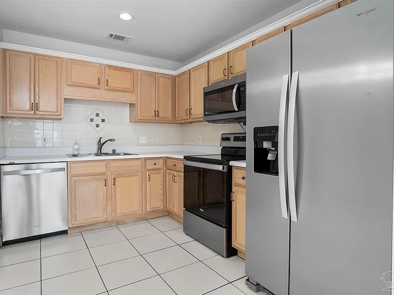 1356 Redwood Ln — Photo 6