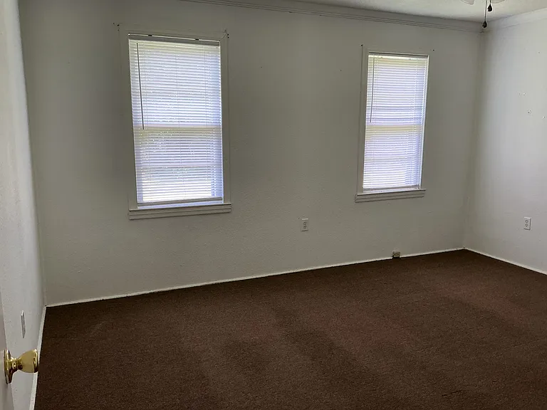 714 N McDonald St — Photo 17