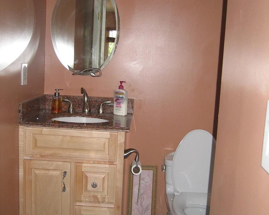 GuestRoom Bath1