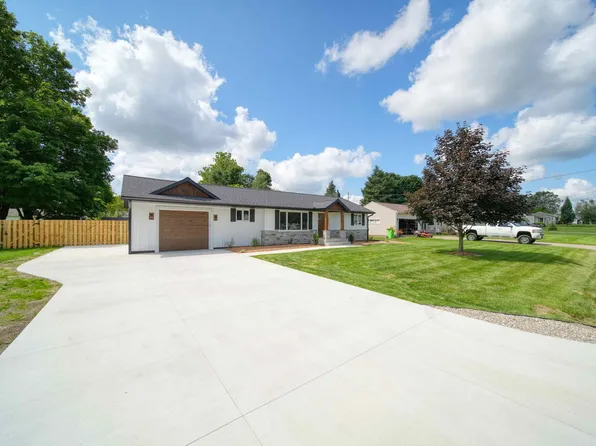 1313 Gerry Dr, Jackson, MI 49202