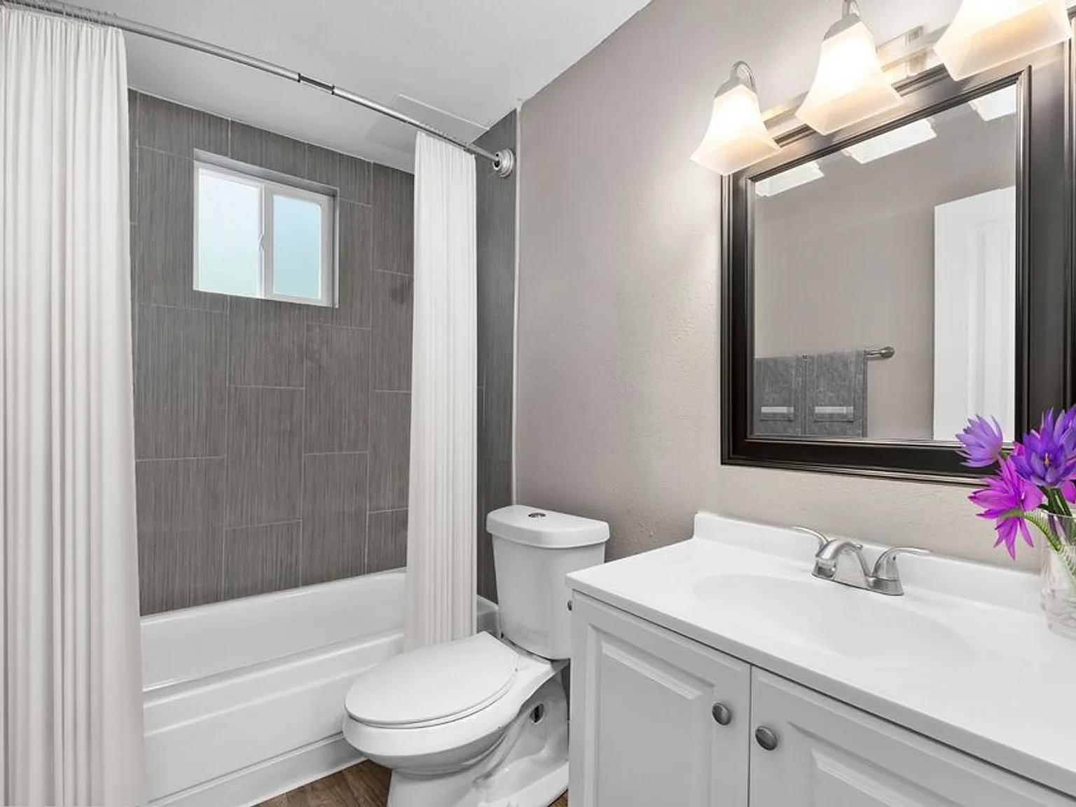 Cresta Run Apartments — Photo 2