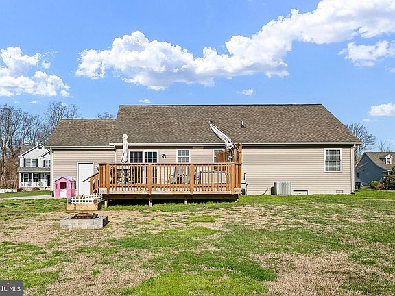 4th image of 70 W Deer Trail Rd