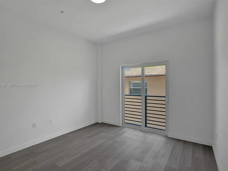 1567 NW 1st St #9 — Photo 13