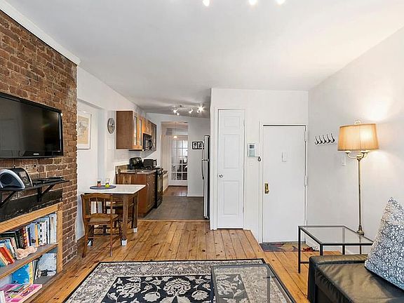 3rd image of 212 Forsyth St #7