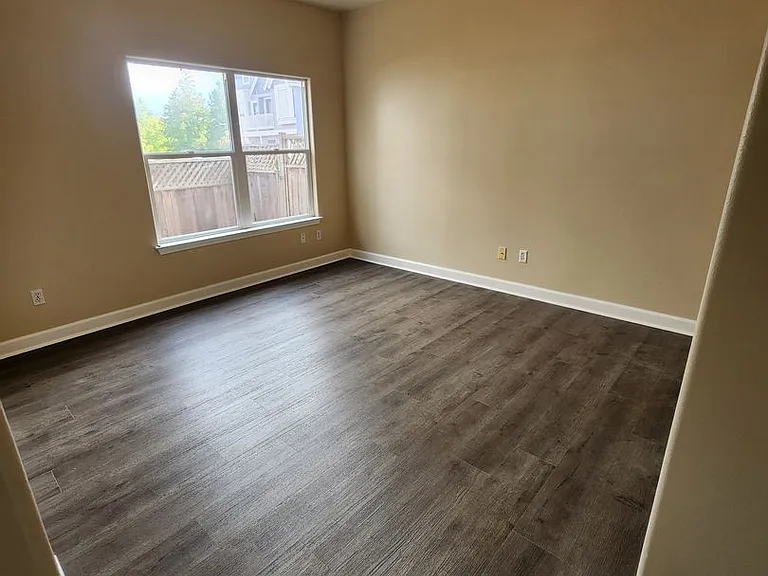 521 Adina Way — Photo 9