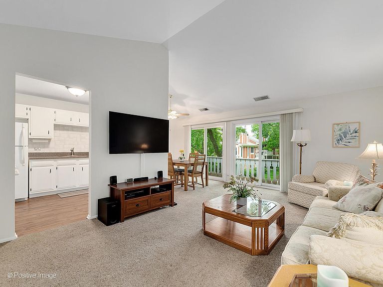 Lexington Lane Coach Houses Condominiums - Schaumburg, IL | Zillow