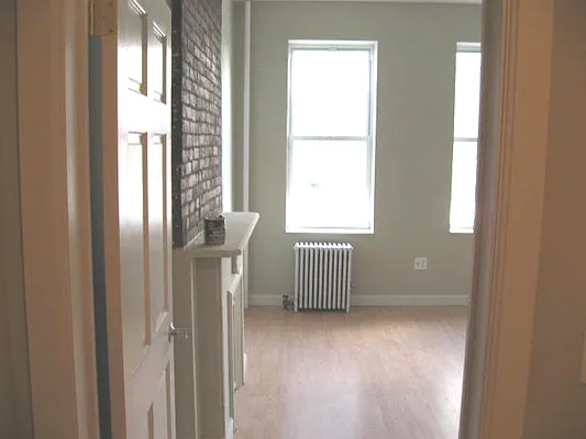 Rented by Crest Haven Realty | media 9
