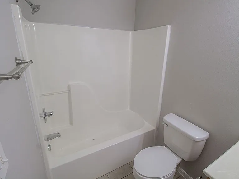 1413 Greensboro Dr — Photo 21