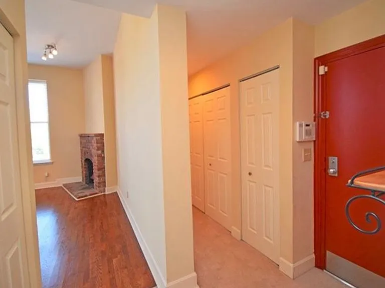 2152 Gilbert Ave #3 — Photo 2
