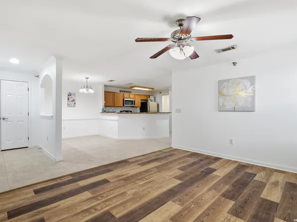 7323 Snowden Rd #1304, San Antonio, TX 78240