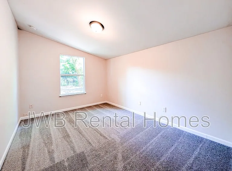 4523 Merrimac Ave — Photo 11