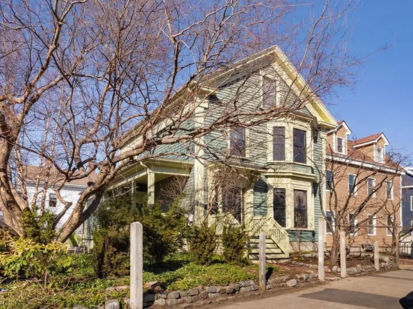 153 River St, Cambridge, MA 02139