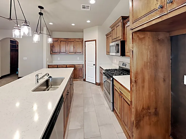 10529 NW 41st St — Photo 7