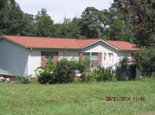 215 Huffstetler Lake Rd, Dallas, NC 28034