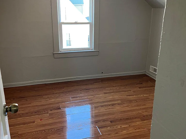 310 Mary Ave — Photo 11