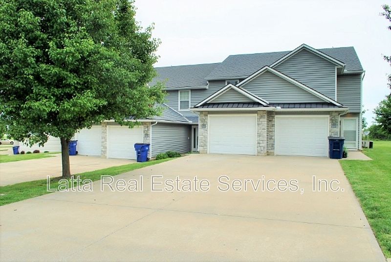 1st image of 3235 SW Iron Creek Dr