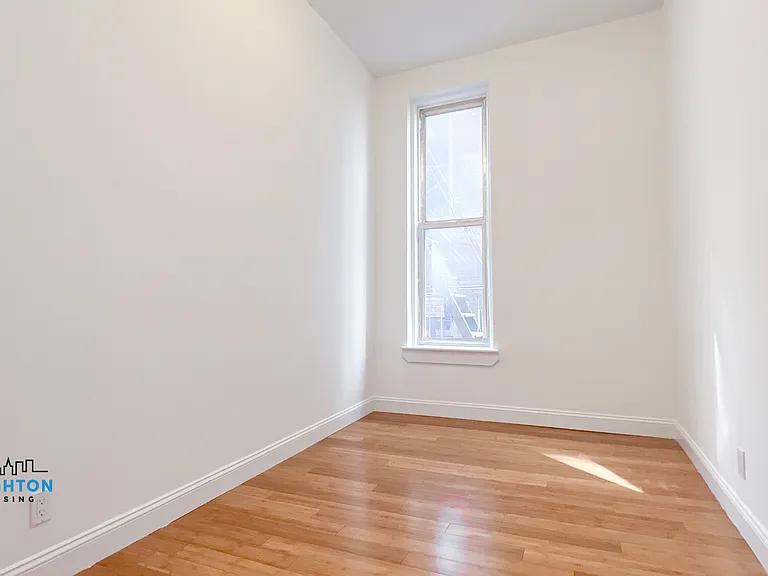 225 E 14th St #1-D — Photo 1