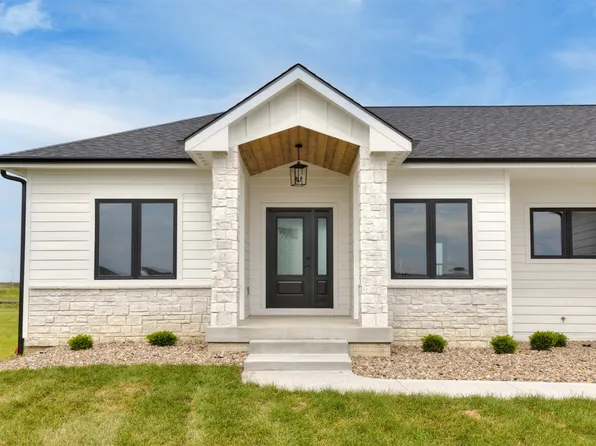 1113 Willow Dr, Huxley, IA 50124