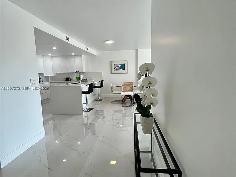 155 Ocean Lane Dr #1011 — Photo 6