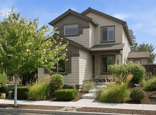 2910 SW Yew Park Ln, Redmond, OR 97756
