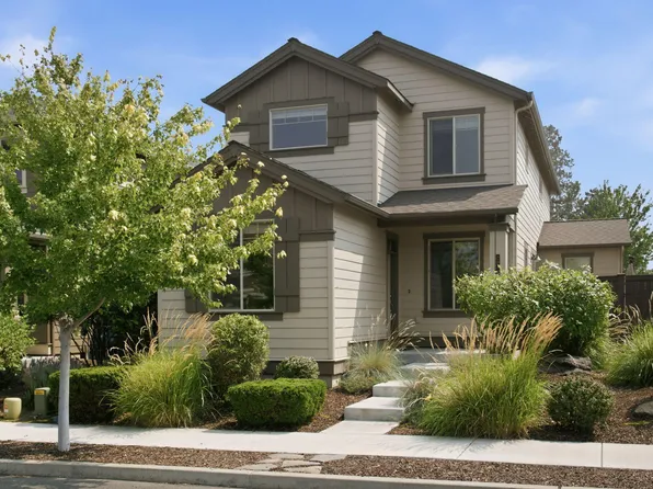 2910 SW Yew Park Ln, Redmond, OR 97756