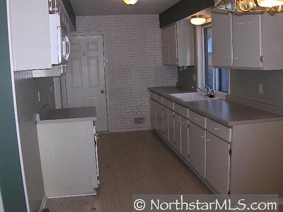 2nd image of 1372 Westview Dr